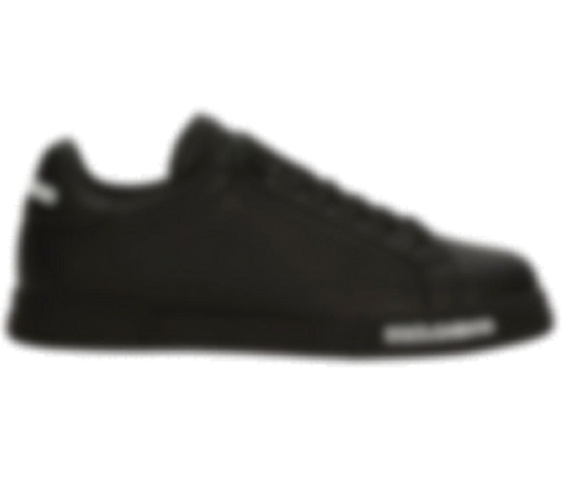 D****3 G****** SNEAKER